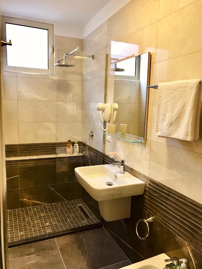 Home Away From Home Apartment Durres Bagian luar foto