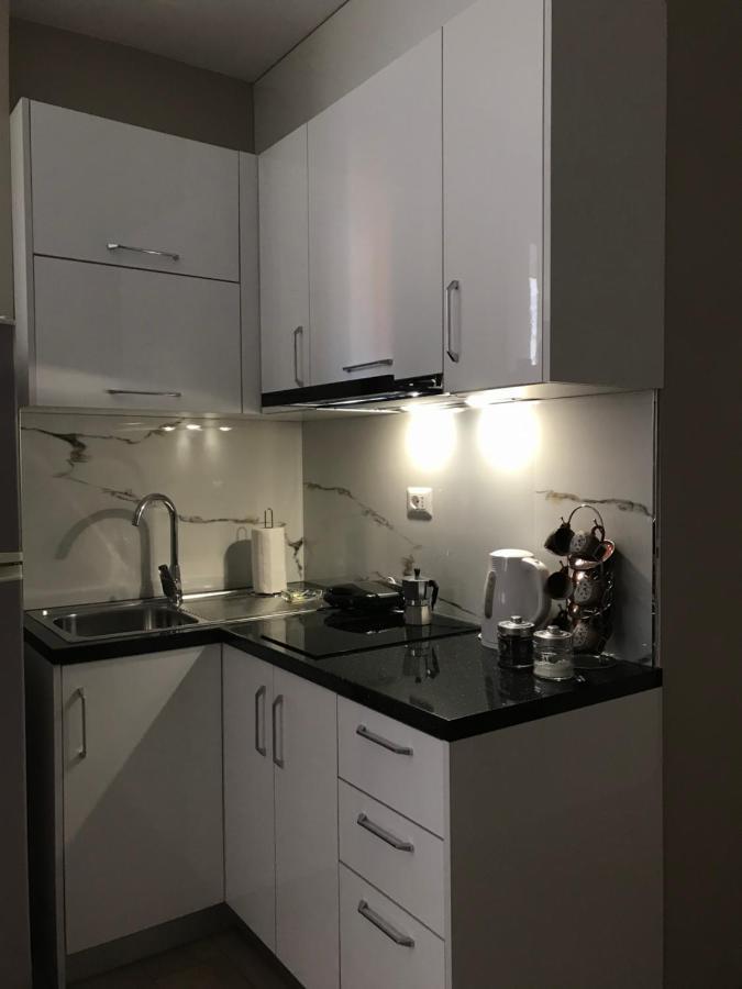 Home Away From Home Apartment Durres Bagian luar foto