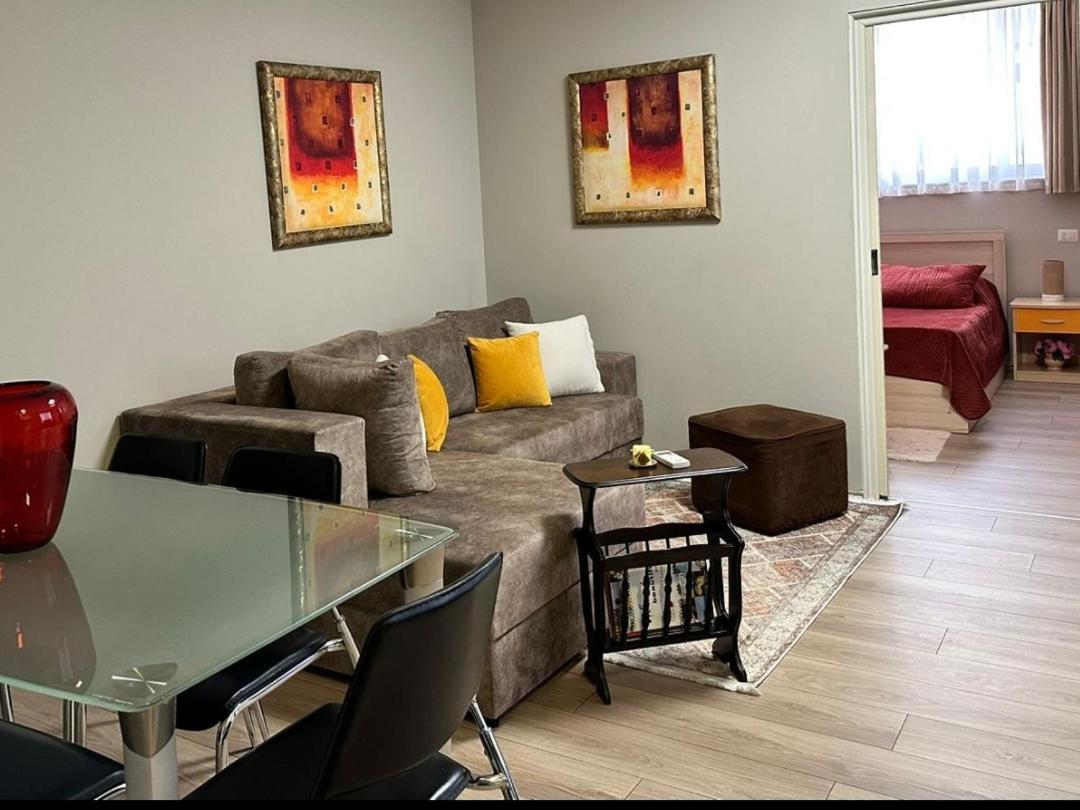 Home Away From Home Apartment Durres Bagian luar foto