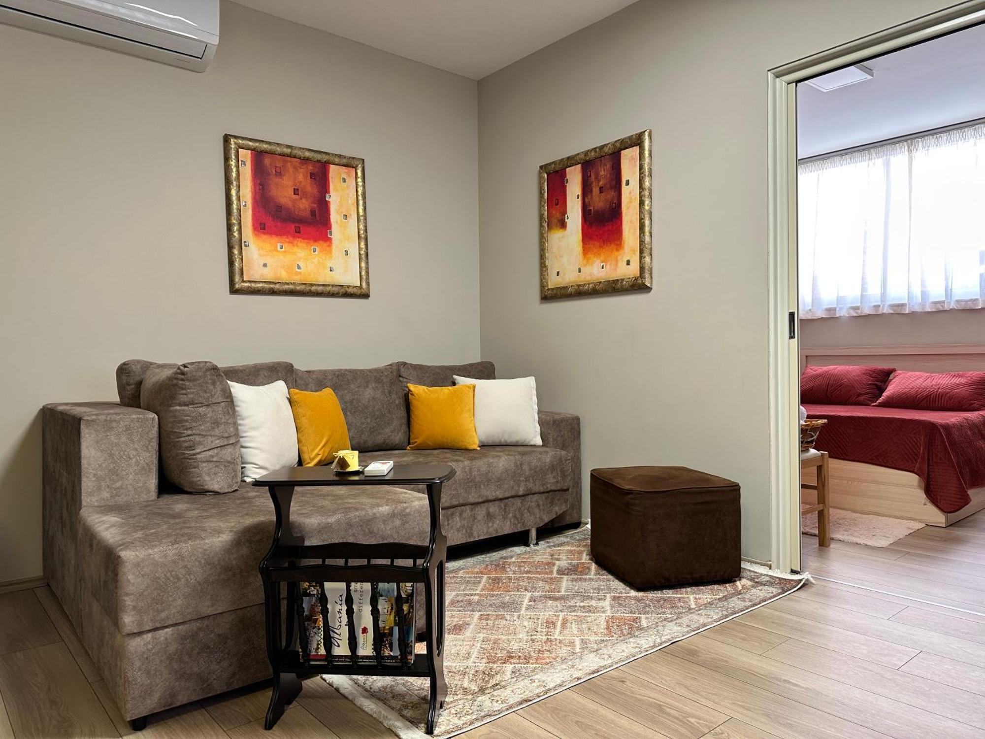 Home Away From Home Apartment Durres Bagian luar foto