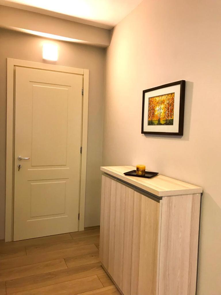 Home Away From Home Apartment Durres Bagian luar foto
